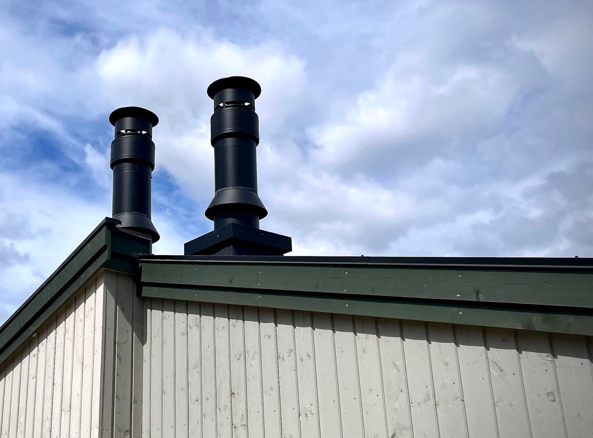 IMG 1198 2 scaled e1749747855151 Sertifisert Montør – Pipe Peis Montering Montering av Pipe