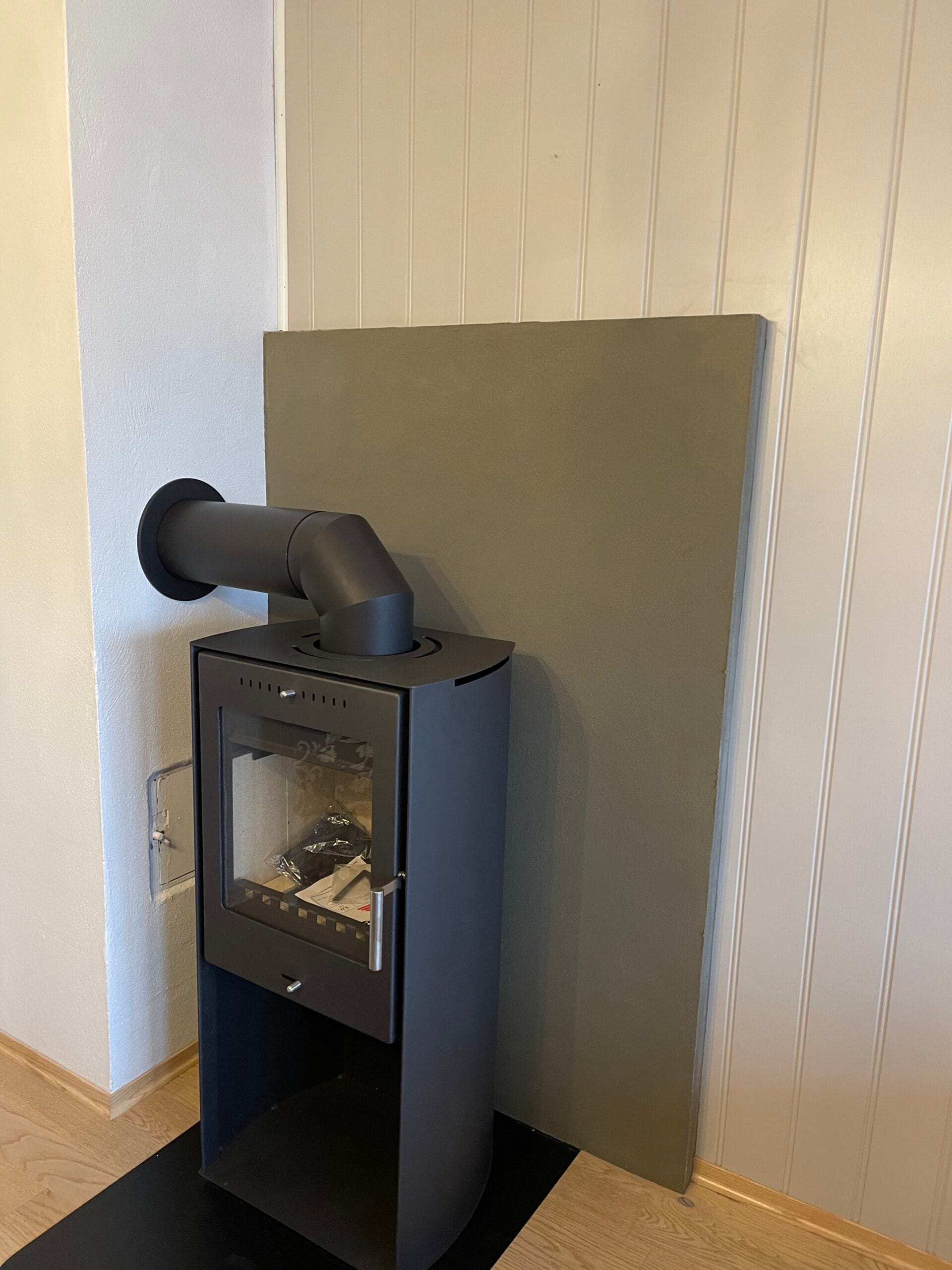 Peis montert rask av peismontør